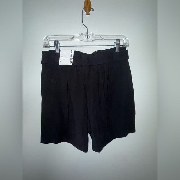 Nine West High Rise Paperbag Pleated Belted Shorts Size Small Black Going Out - Picture 6 of 6
